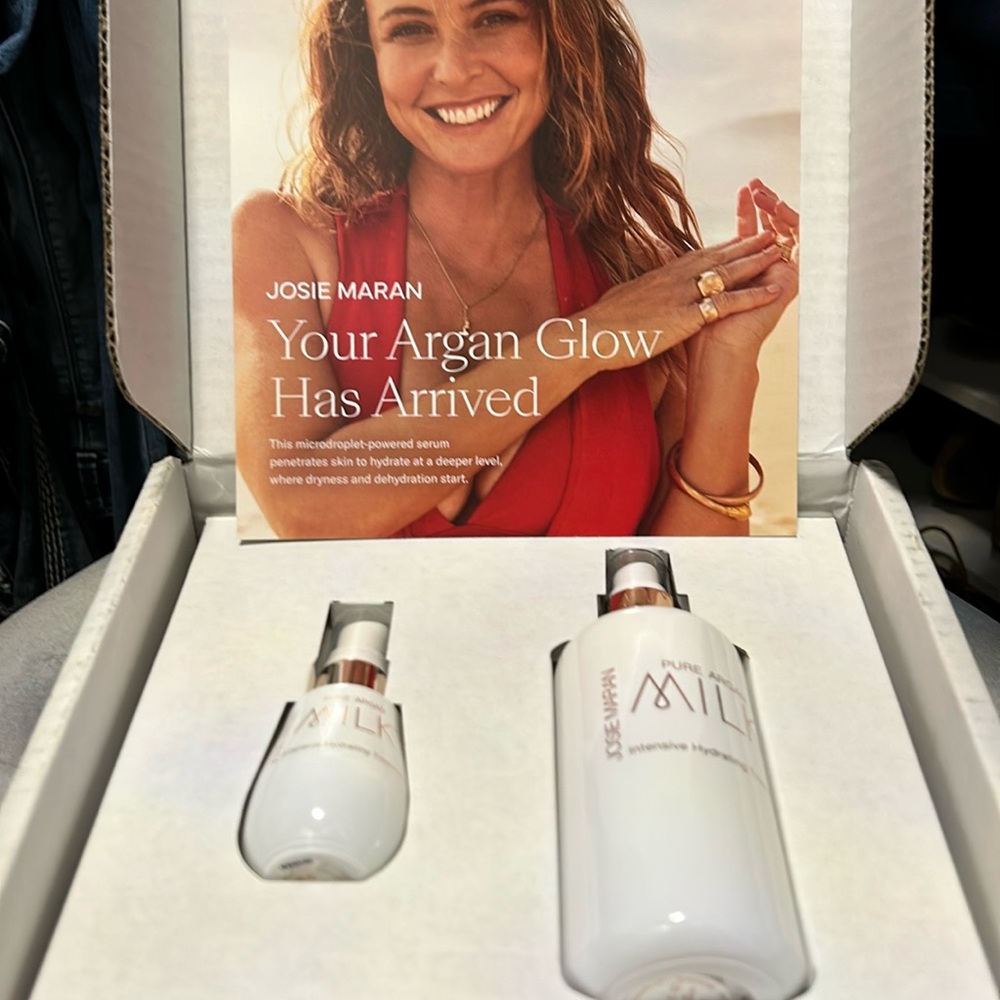 Josie Maran Argan milk face serum